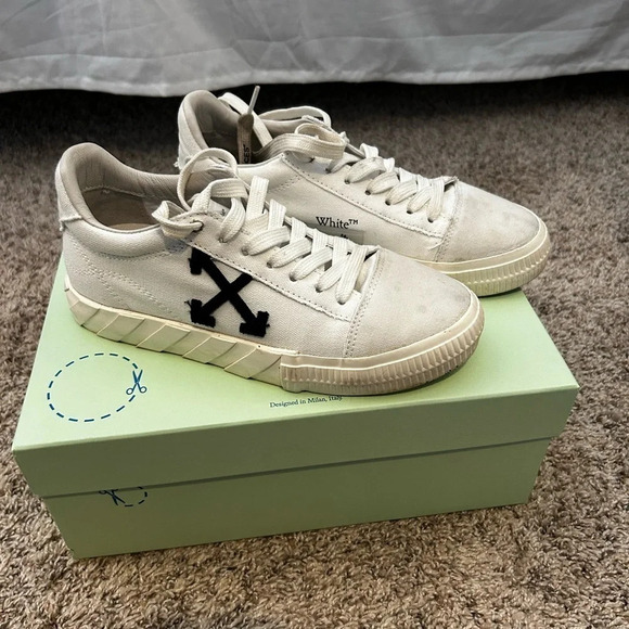 Off white sneakers - Picture 1 of 4